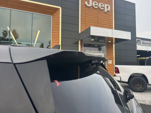 Used 2022 Ford Explorer XLT w/ Equipment Group 202A image 13