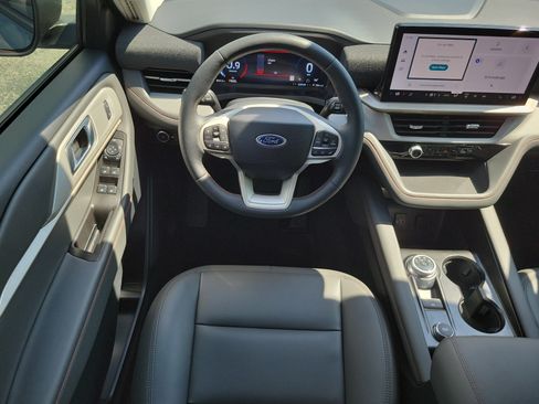 Used 2026 Ford Explorer Active w/ Active Comfort Package RWD image 22