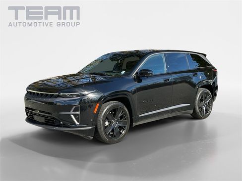 Used 2024 Jeep Wagoneer Launch Edition image 3