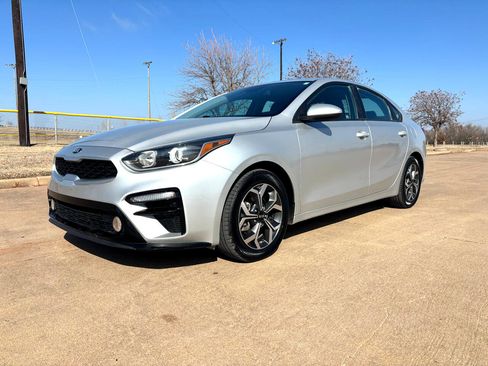 Used 2021 Kia Forte LXS image 3