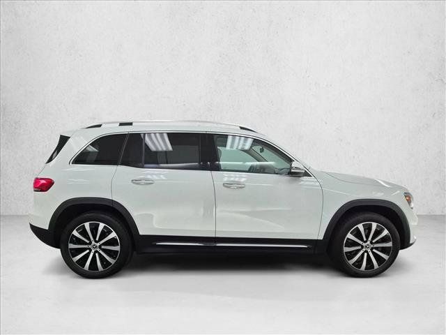 Used 2022 Mercedes-Benz GLB 250 image 4
