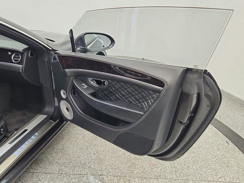 Used 2020 Bentley Continental GT image 24