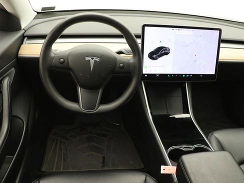 Used 2020 Tesla Model 3 Standard Range Plus image 12