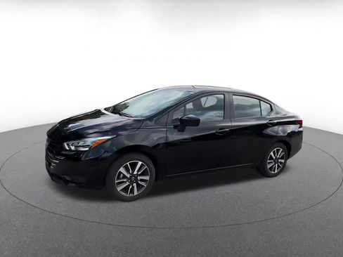 Used 2025 Nissan Versa SV FWD image 8