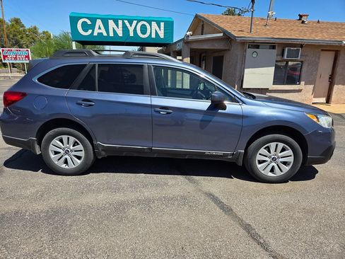 Used 2017 Subaru Outback 2.5i Premium w/ Popular Package #2 AWD/4WD image 2