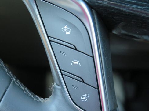 Used 2025 Cadillac XT5 Premium Luxury image 19