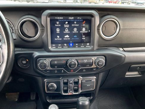 Used 2022 Jeep Gladiator Overland w/ Popular Equipment Package image 19