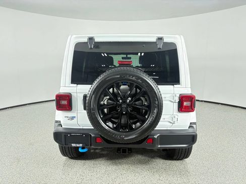 Used 2023 Jeep Wrangler Unlimited Sahara w/ Cold Weather Group AWD/4WD image 6