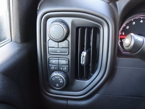 Used 2024 Chevrolet Silverado 2500 Custom w/ Custom Value Package image 7