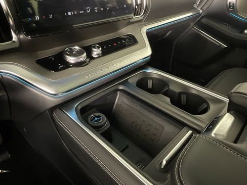 New 2025 Ford Expedition Max Platinum w/ Driver's Package image 20