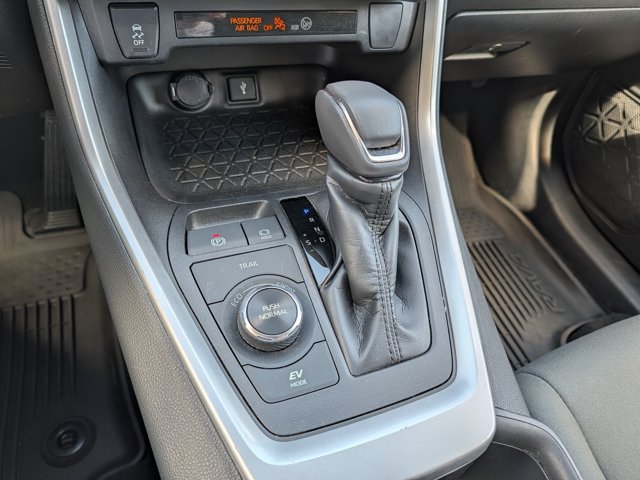 Used 2022 Toyota RAV4 SE AWD/4WD image 26