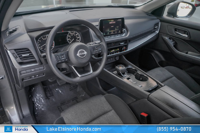 Used 2024 Nissan Rogue SV FWD image 17