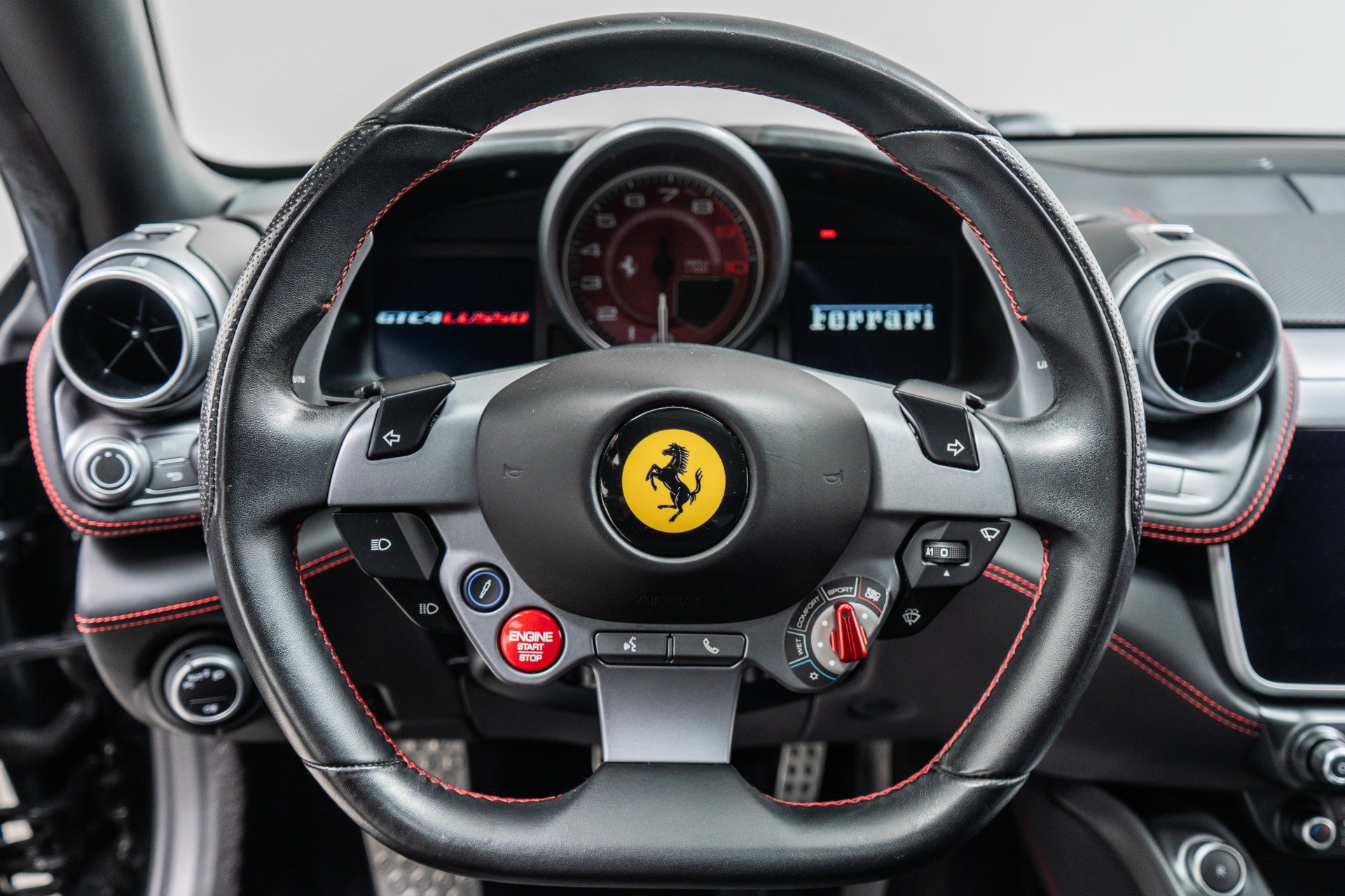 Used 2019 Ferrari GTC4Lusso AWD/4WD image 15