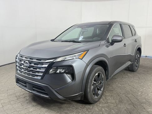 Used 2024 Nissan Rogue SV FWD image 3