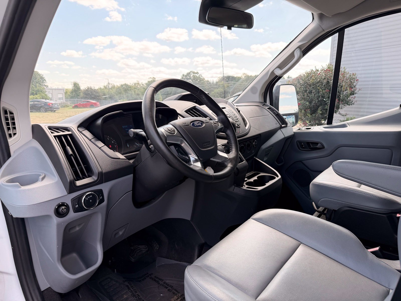 Used 2016 Ford Transit 150 XL RWD image 12