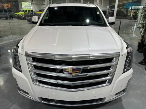 Used 2016 Cadillac Escalade Luxury AWD/4WD image 13