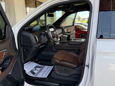 Used 2025 Ford Expedition Max King Ranch AWD/4WD image 2