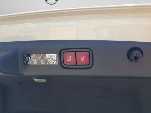 Certified 2025 Mercedes-Benz E 350 4MATIC Sedan image 34