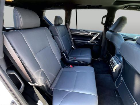 Used 2021 Lexus GX 460 Premium w/ Accessory Package AWD/4WD image 19