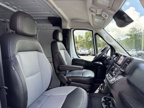 Used 2025 RAM ProMaster 2500 w/ Convenience Group FWD image 11