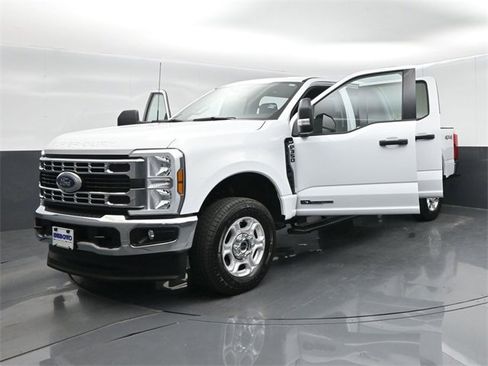 Used 2025 Ford F350 XLT image 64