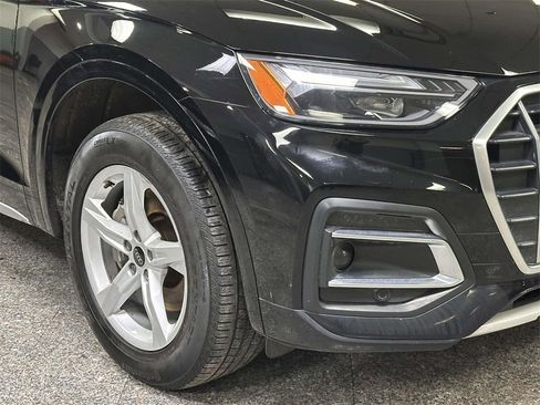 Used 2023 Audi Q5 2.0T Premium w/ Convenience Package image 9