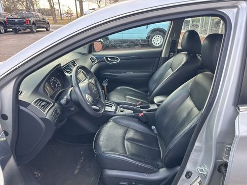 Used 2016 Nissan Sentra SR w/ SR Premium Package image 8