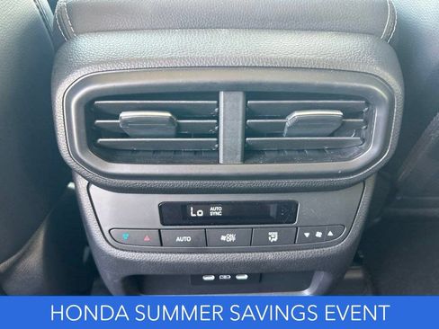 Used 2025 Honda Pilot Touring image 16