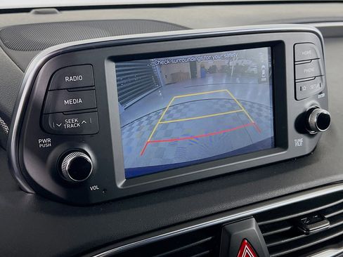 Used 2020 Hyundai Santa Fe SEL image 9