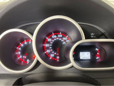 Used 2009 Pontiac Vibe w/ Preferred Package image 5