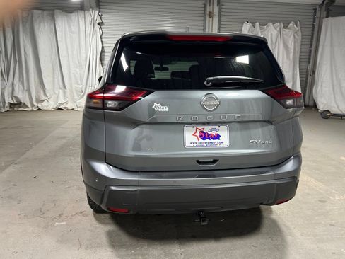 Used 2024 Nissan Rogue SV AWD/4WD image 6