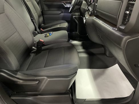 Used 2024 GMC Sierra 1500 SLE image 13