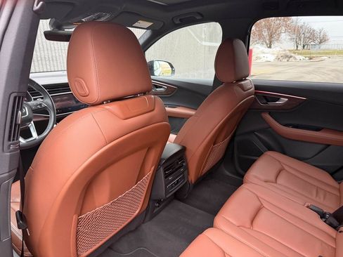 Used 2025 Audi Q7 3.0T Premium Plus image 17