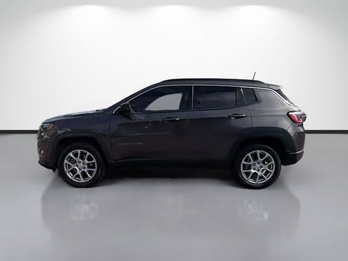 Used 2023 Jeep Compass Latitude AWD/4WD image 6