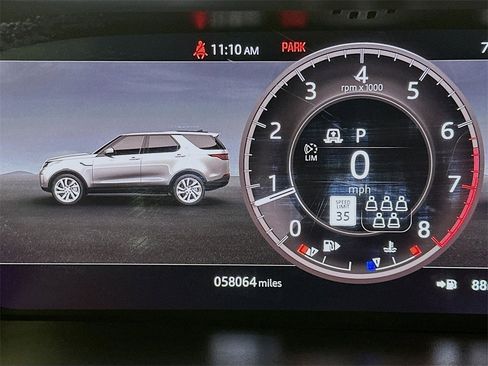 Used 2020 Land Rover Discovery Landmark image 15