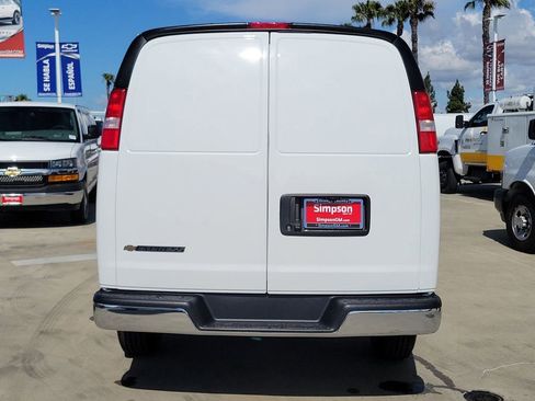New 2026 Chevrolet Express 2500 w/ Communications Package RWD image 16