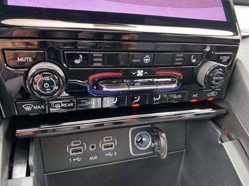 New 2025 Jeep Grand Cherokee L Limited image 13