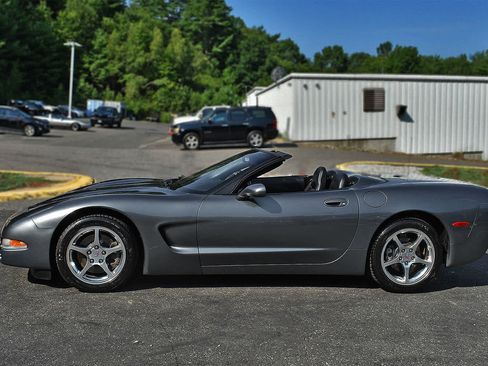Used 2003 Chevrolet Corvette Convertible w/ Preferred Equipment Group1 RWD image 6