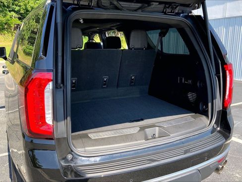 Used 2023 GMC Yukon XL Denali w/ Denali Reserve Package AWD/4WD image 28