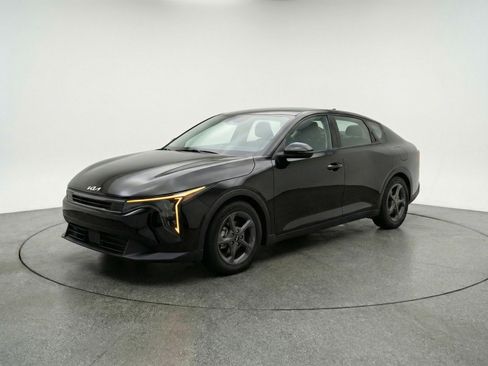 Used 2025 Kia K4 FWD image 3