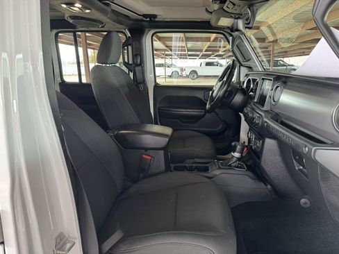Used 2021 Jeep Wrangler Unlimited Sport image 39