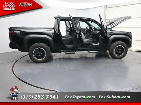 Used 2025 Toyota Tacoma TRD Off-Road AWD/4WD image 39