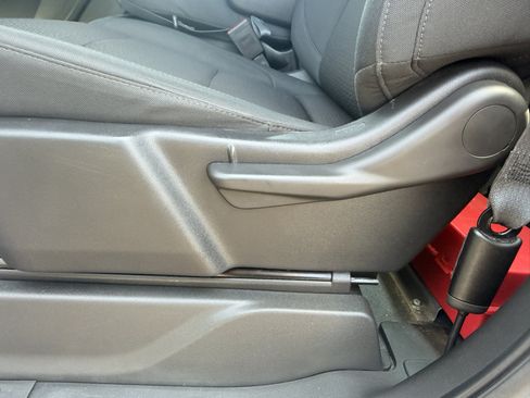 Used 2025 Chevrolet Silverado 1500 W/T RWD image 11
