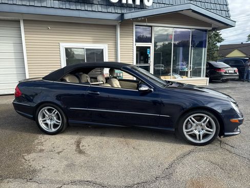 Used 2009 Mercedes-Benz CLK 550 Cabriolet w/ Premium I Pkg image 5