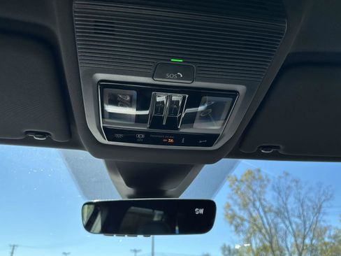 New 2026 Volkswagen Atlas Cross Sport SE image 27