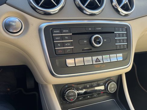 Used 2018 Mercedes-Benz GLA 250 w/ Convenience Package image 16