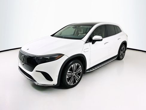 Used 2023 Mercedes-Benz EQS 450+ SUV image 3