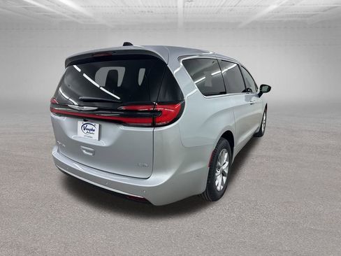 New 2026 Chrysler Pacifica Select AWD/4WD image 11