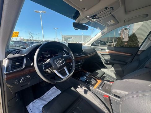 Used 2023 Audi Q5 2.0T Prestige w/ Prestige Package image 12
