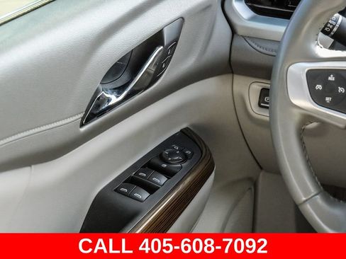 Used 2019 GMC Acadia SLE FWD image 28